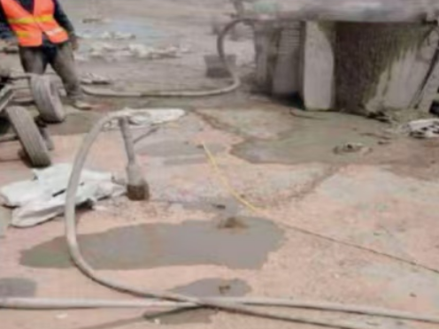 西畴水泥混凝土路面板底注浆技术 路面脱空注浆整治方案